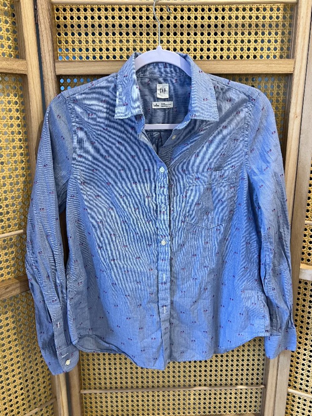 GAP Blue Embroidered Button-Down Shirt Size Small